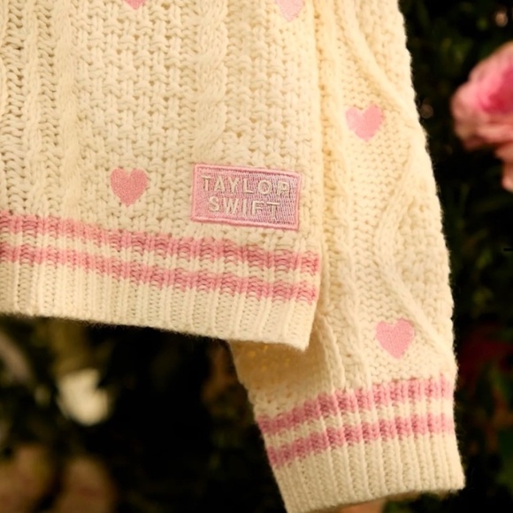 XS/S Taylor Swift Lover Cardigan Official Merch New In Bag - Picture 3 of 7